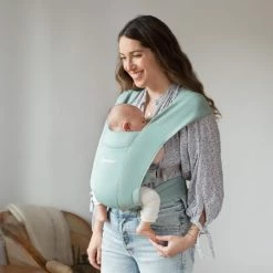 Outlet 😍 Ergobaby Babytrage Embrace f�r Neugeborene - Jade 🎁