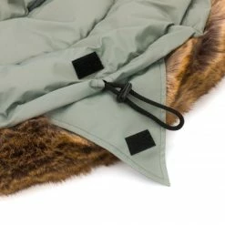 New 🥰 Fillikid Fleece-Fußsack mit Fellkragen Lhotse für Babyschale und Babywanne - Salbei - Collection 2022 👍 -Way Sales fillikid fleece fusssack mit fellkragen lhotse fur babyschale und babywanne salbei 4660 24 d4